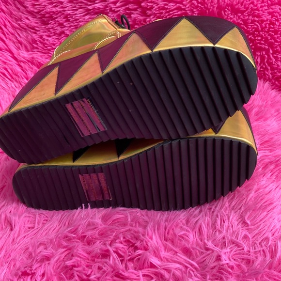 Y Ru Qozmo Politan gold holographic embroidered alien 4” platforms EU 41 US 10 - Picture 13 of 14